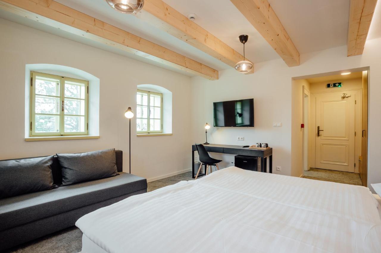 Resla I, Ii, Hotel Banská Štiavnica