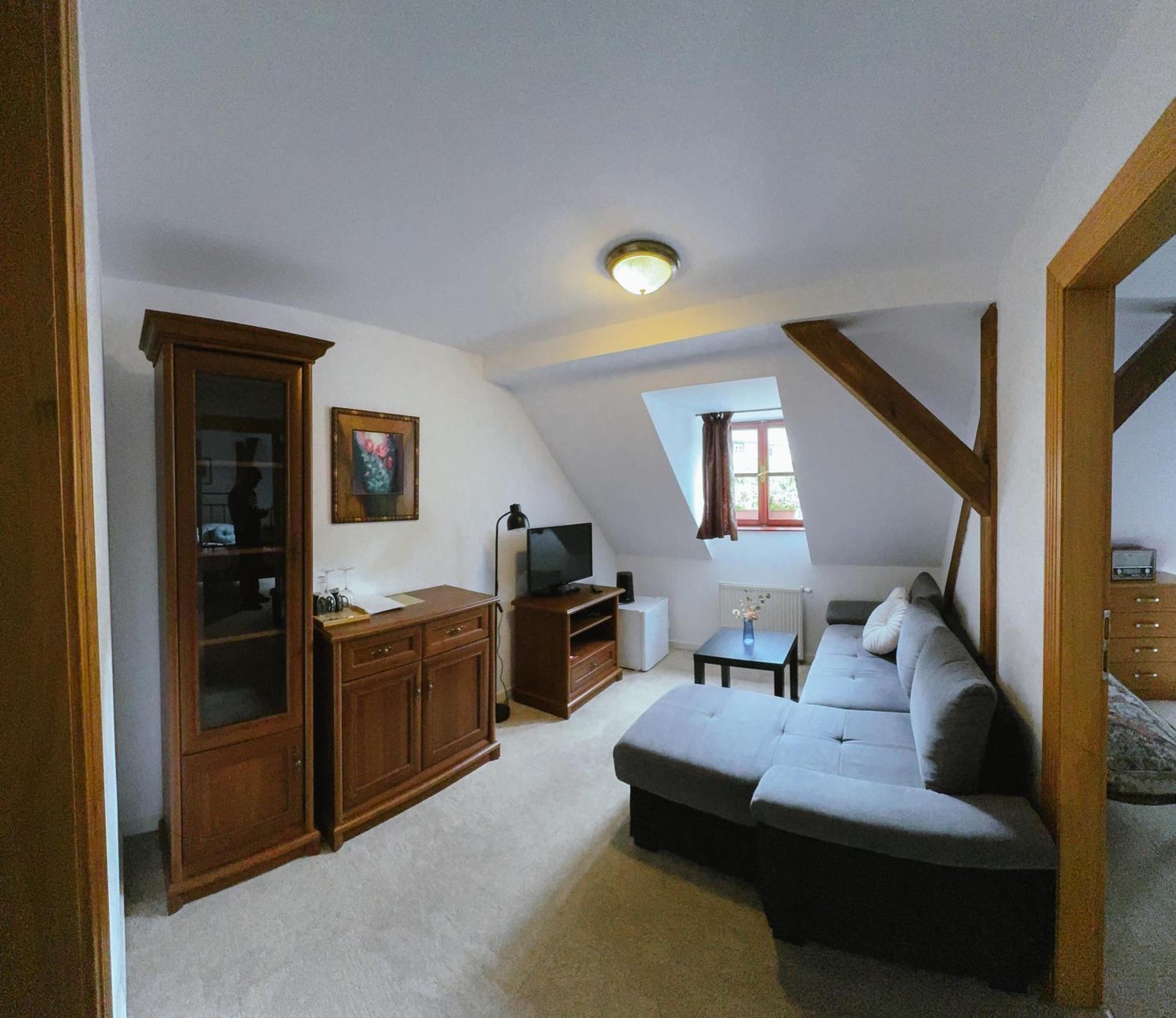 Hotel Resla I, Ii,