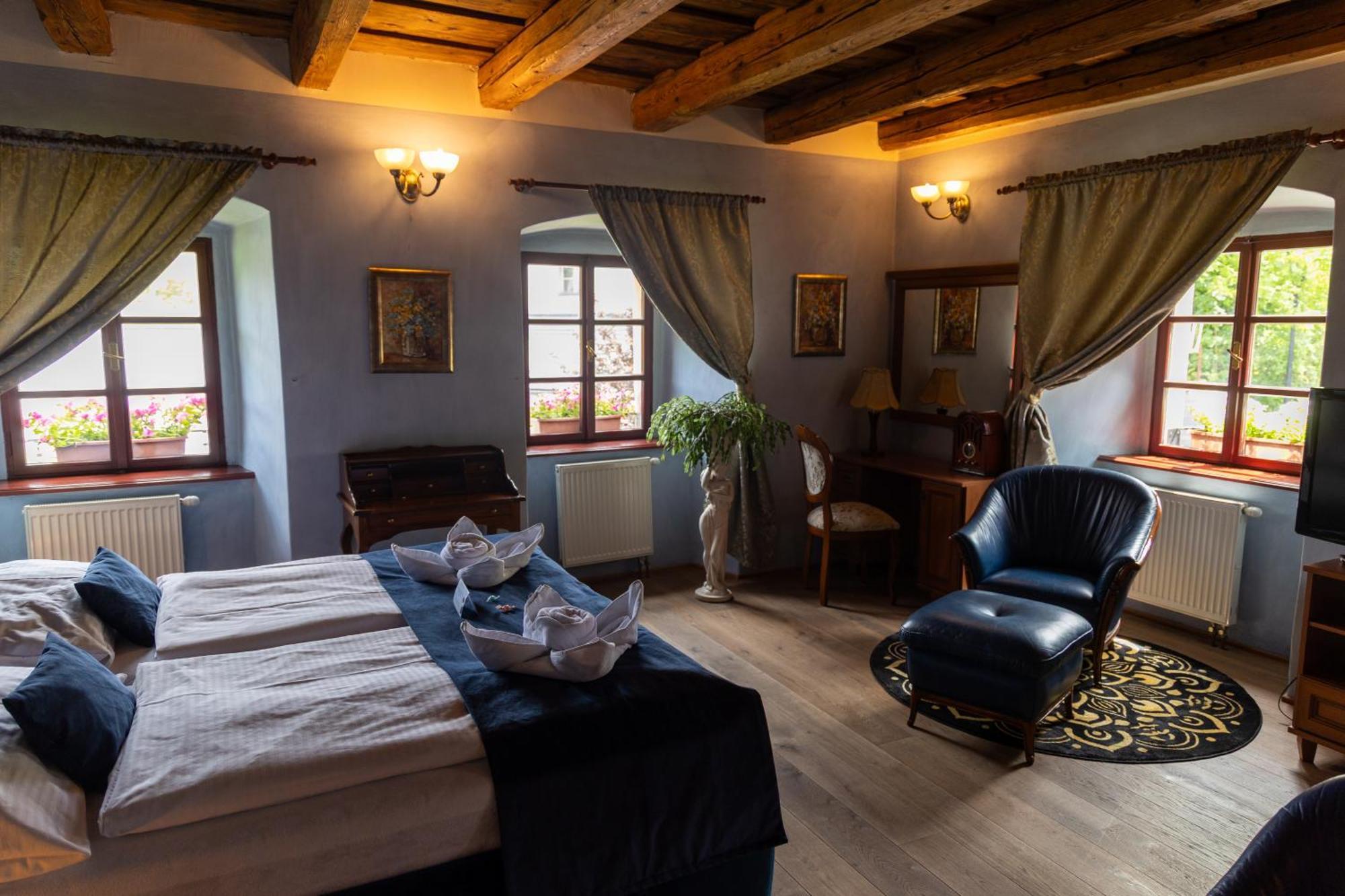 Resla I, Ii, Hotel Banská Štiavnica