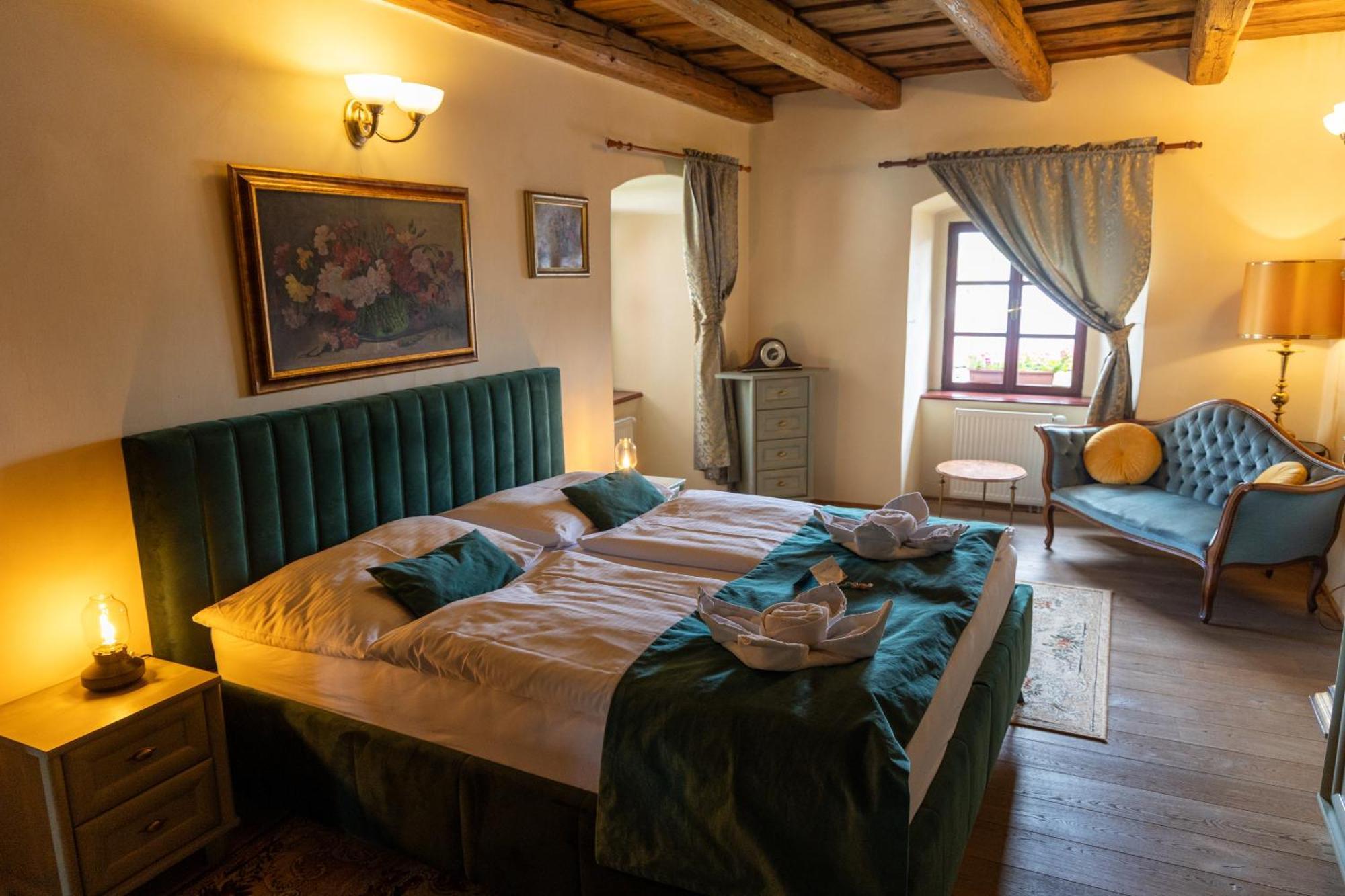 Hotel Resla I, Ii, 3*
