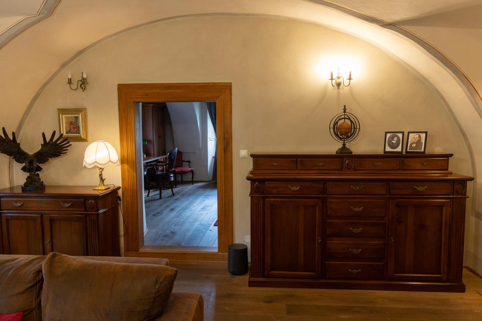 Resla I, Ii, Hotel Banská Štiavnica